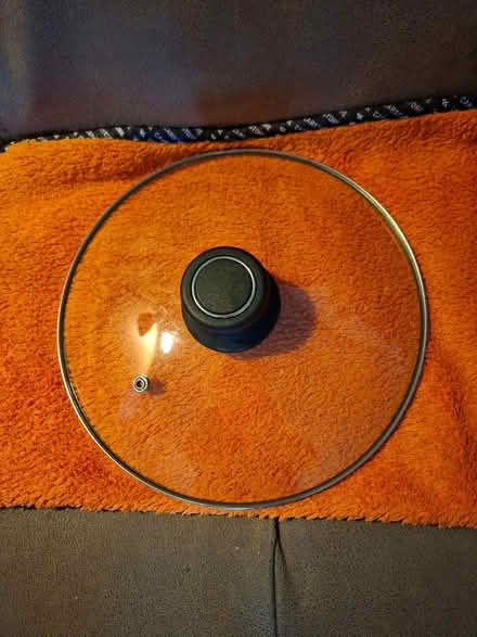 Photo of free Glass saucepan Lid 9" Diameter (Walderslade ME5) #2