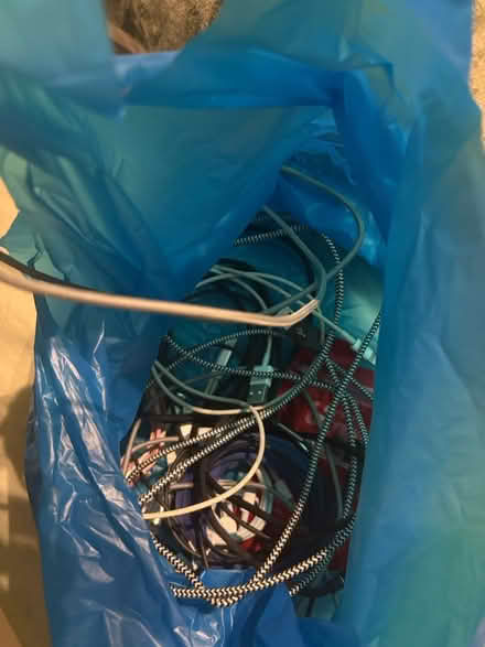 Photo of free 10 usb to lightning cables (Hounslow, TW5) #1