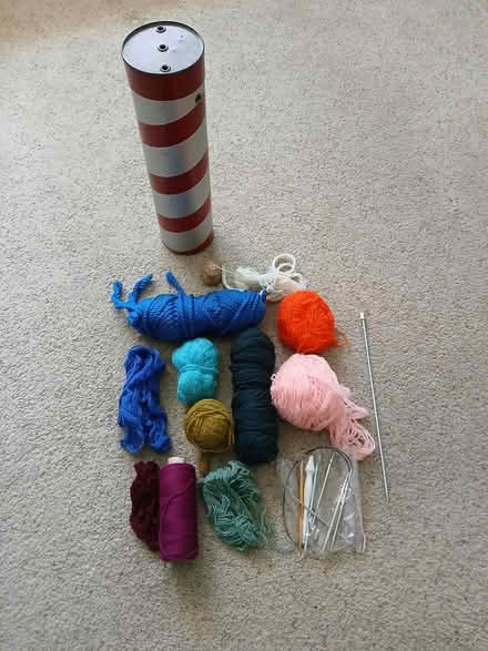 Photo of free yarn and crochet needles (Ortega Park, Sunnyvale) #1