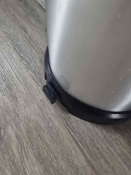 Photo of free 20l Kitchen bin (Finsbury Park N4) #2