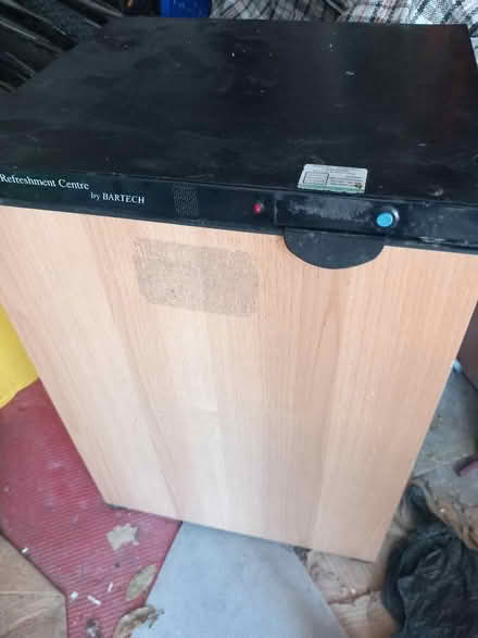 Photo of free Mini Drinks Fridge (Slough central SL1) #1
