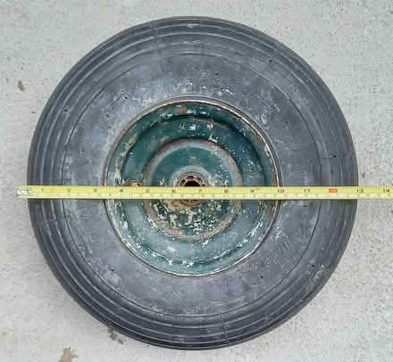 Photo of Wheel (North York: Bathurst Manor) #1