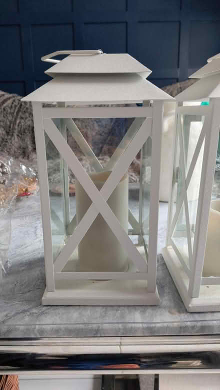 Photo of free Matching pair of lanterns (TN25) #2