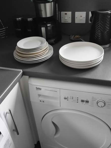 Photo of free Dinner and side plates (Hillhouse ML3) #1