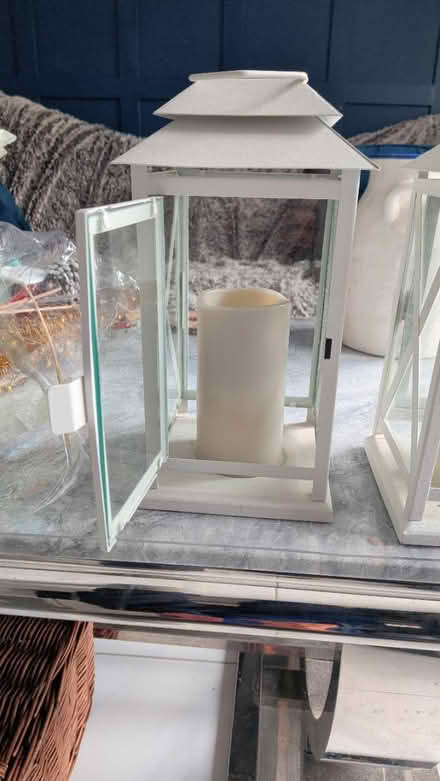 Photo of free Matching pair of lanterns (TN25) #3