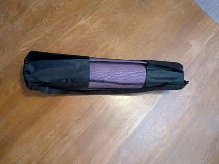 Photo of free Clean hardly used yoga mat in bag (Greenlake) #2