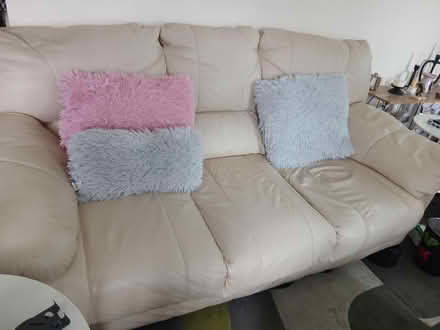 Photo of free Cream Leather Sofas (Felling NE10) #2
