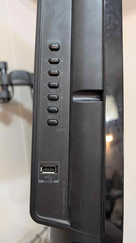 Photo of free 32" tv (Elkton Heights neighborhood) #3