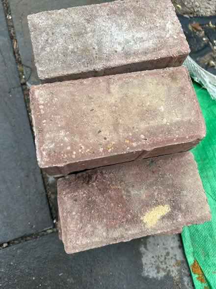Photo of 25 brindle paving blocks (Erith DA8) #2