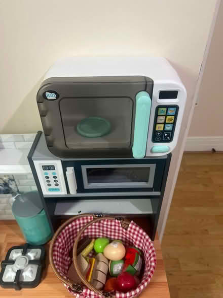 Photo of free toy kitchen (Tottenham N17) #4