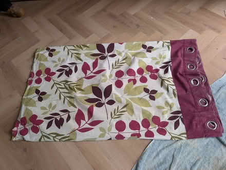 Photo of free 2x pairs of curtains (Lower Green TN2) #1