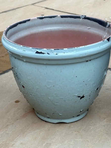 Photo of free Plastic plant pots (Bussage GL6) #3