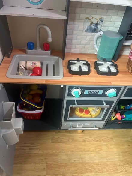 Photo of free toy kitchen (Tottenham N17) #3