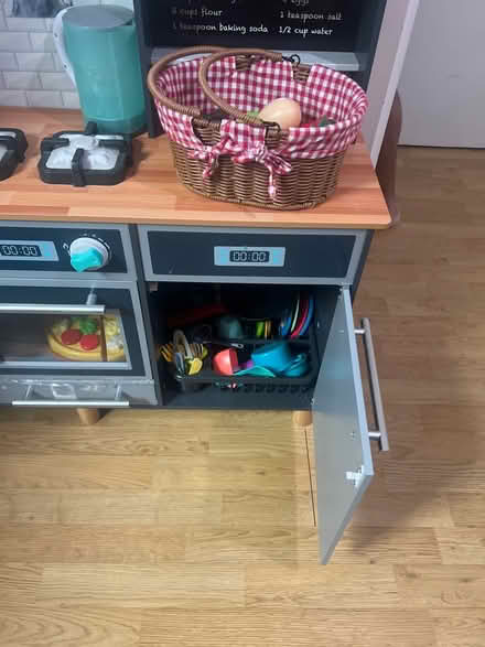 Photo of free toy kitchen (Tottenham N17) #2