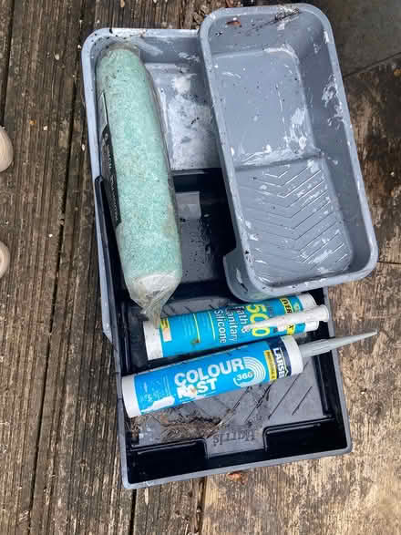 Photo of free Paint trays, unwrapped roller (SE153BS) #1