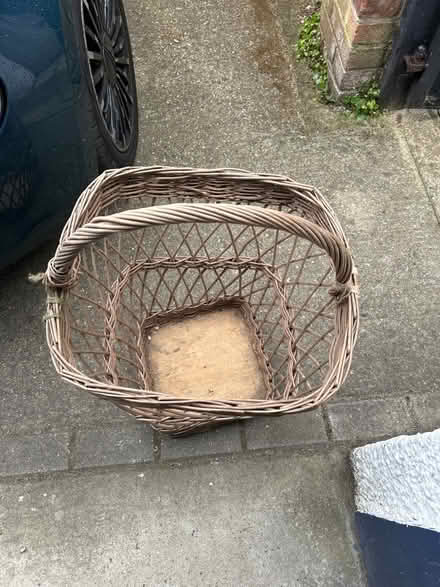 Photo of free Large basket (BR1 Sundridge park) #2