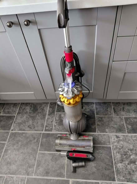Photo of free Dyson Vacuum Cleaner (Thornley DH6) #2