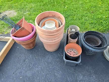 Photo of free Flower pots (Poughkeepsie/Hyde Park) #1