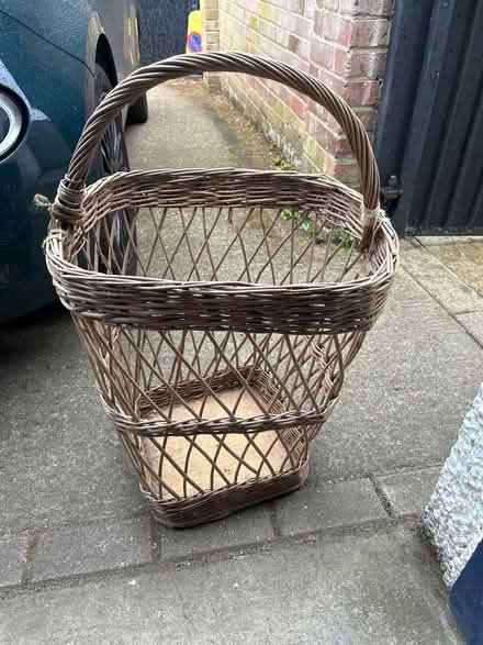 Photo of free Large basket (BR1 Sundridge park) #1