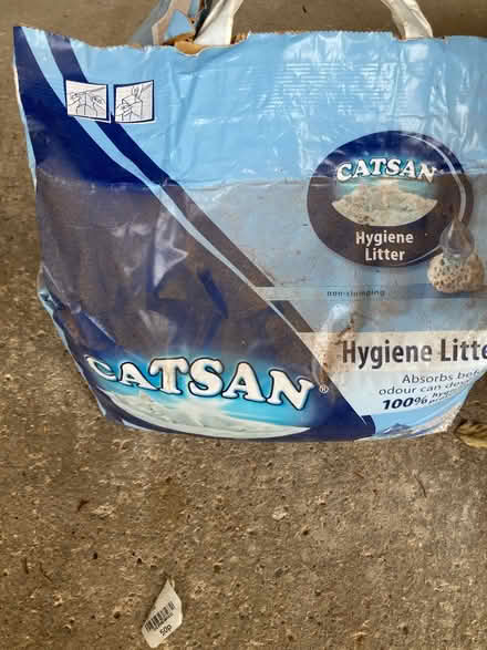 Photo of free Catsan litter (Solihull, B90 4) #1