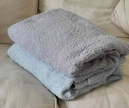 Photo of free 2 lg cotton bath towels (CB4 3RS) #1