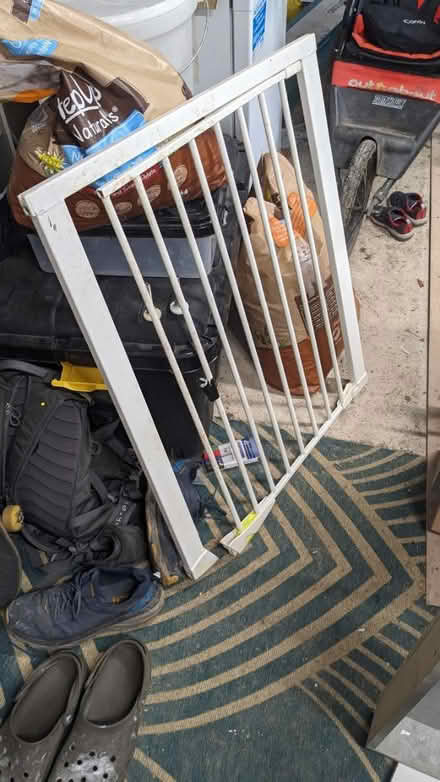 Photo of free Pressure style baby gate (Priestwood, Bracknell RG42) #1