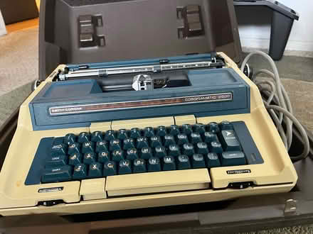 Photo of free electric typewriter (east hollywood) #1