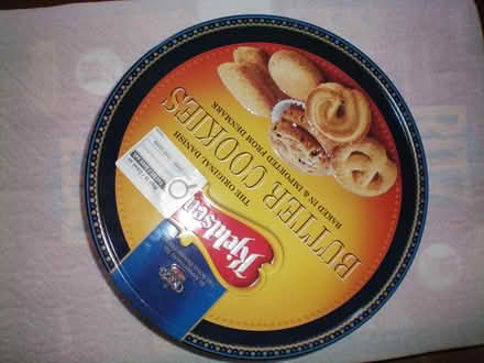 Photo of free tin containers (Finch and Brimley) #1