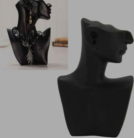 Photo of Necklace bust display (Milton PO4) #1