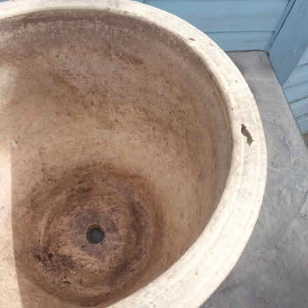 Photo of free Two ceramic garden pots (Ealing Pitshanger W5) #2