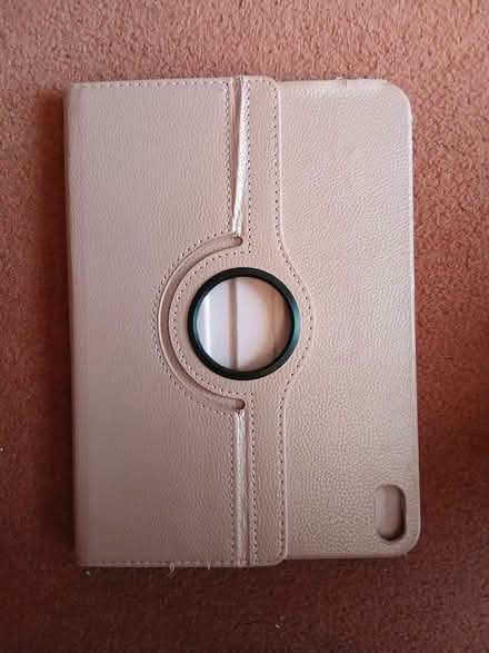 Photo of free Pink I Pad Case - 29.5 cm diagonal (B90 shirley) #1