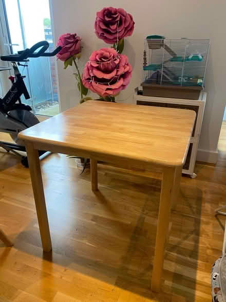 Photo of free Square dining table (Colindale NW9) #1