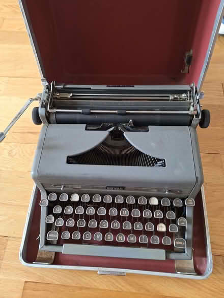 Photo of free Vintage typewriter (Swanley BR8) #1