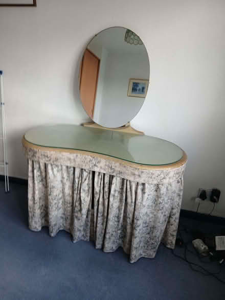 Photo of free Dressing table & stool (North Ascot SL5) #2