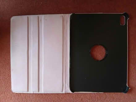 Photo of free Pink I Pad Case - 29.5 cm diagonal (B90 shirley) #2