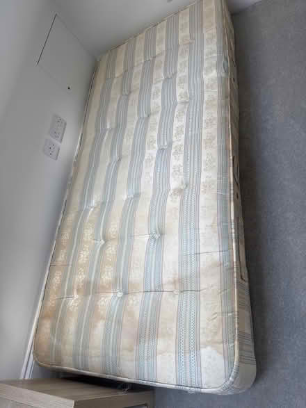Photo of free Single mattress (Hove BN3) #1