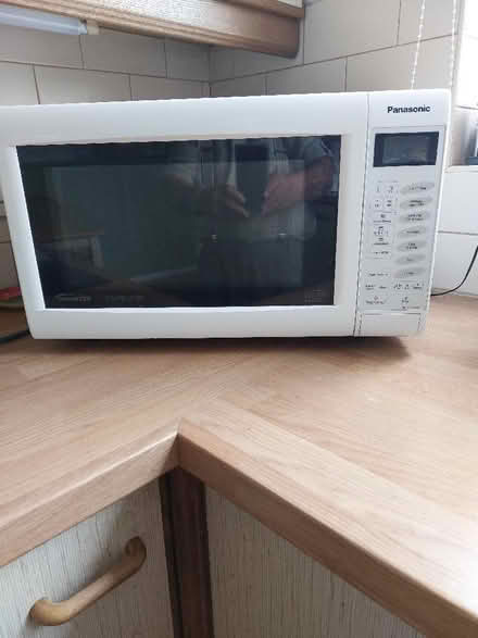 Photo of free Faulty microwave (North Tonbridge TN10) #1