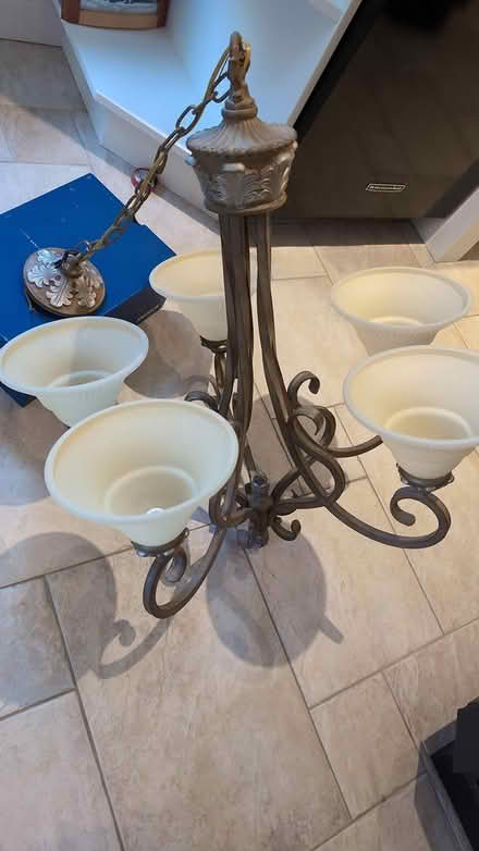 Photo of free Ceiling light (Trafalgar/River Oaks, Oakville) #1