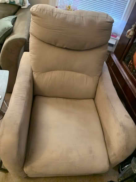 Photo of free Manual Recliner (Poughkeepsie) #2