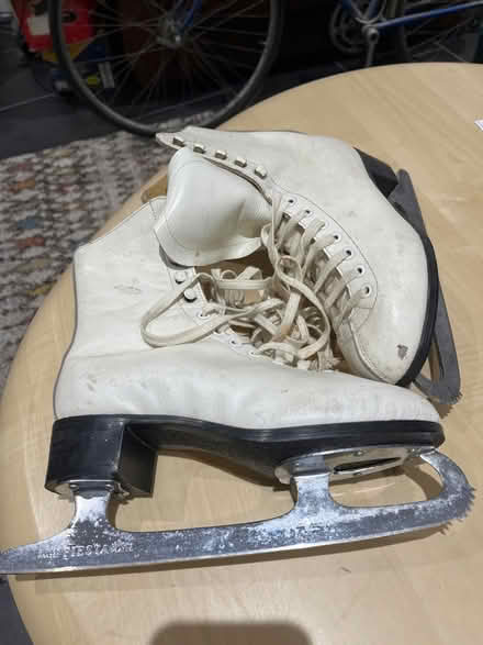 Photo of free ice skates - quality pair (Gorgie EH11) #1