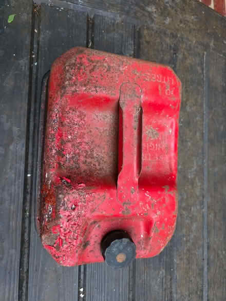 Photo of free Vintage fuel can (Old Basing RG24) #4