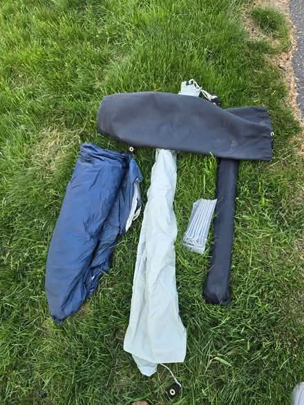 Photo of free 3 person tent (Near Ferry St/East St) #1