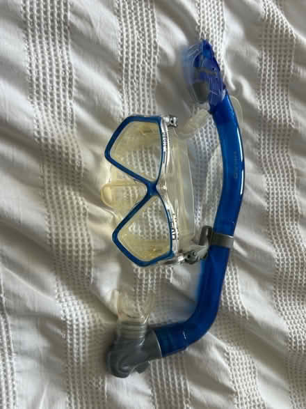 Photo of free Child sized snorkel and mask (Toddington) #1
