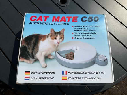Photo of free Automatic cat feeder (Oxton CH43) #1