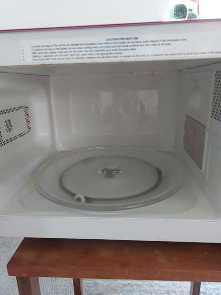 Photo of free Russel Hobbs Microwave Oven (Humphrey's End GL6) #4