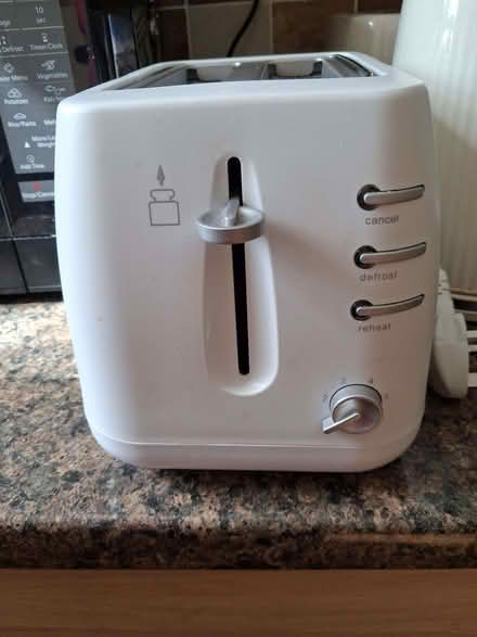 Photo of free Small 2 Slice Toaster (Glenleigh Park TN39) #1