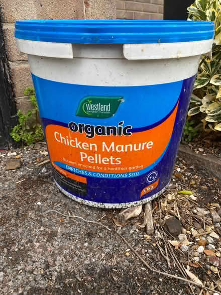 Photo of free Chicken manure (Havant PO9) #1