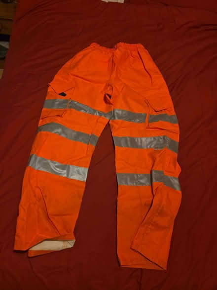 Photo of free PPE - Hi Viz jacket and 2 trousers (Old Basing RG24) #3