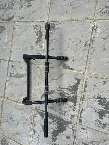 Photo of free Pull up bar (Ravenscourt Park W6) #1