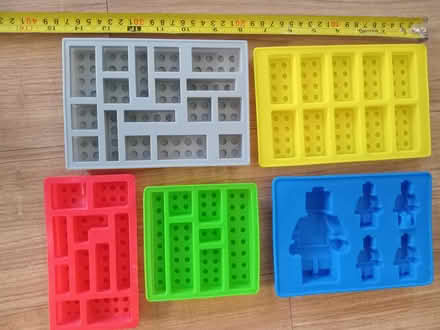 Photo of free Ice cube trays (Near Warden and Lawrence) #1